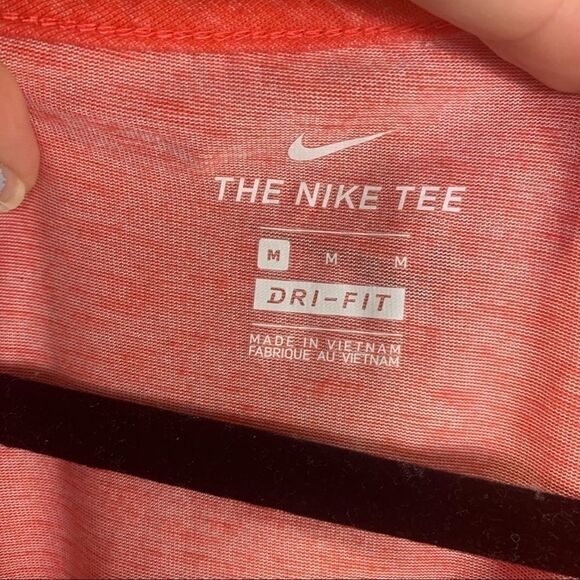 Nike medium t shirt coral white Nike words (C1) - Picture 3 of 7